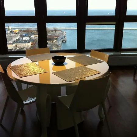 Sea Towers شقة *